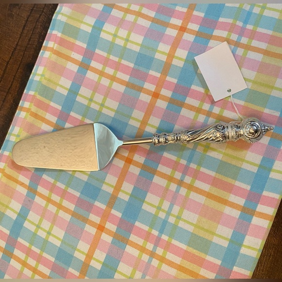 Silver Cake Server, Stainless Steel Embossed Wedding Cake Server, Artistic Home - Picture 9 of 16